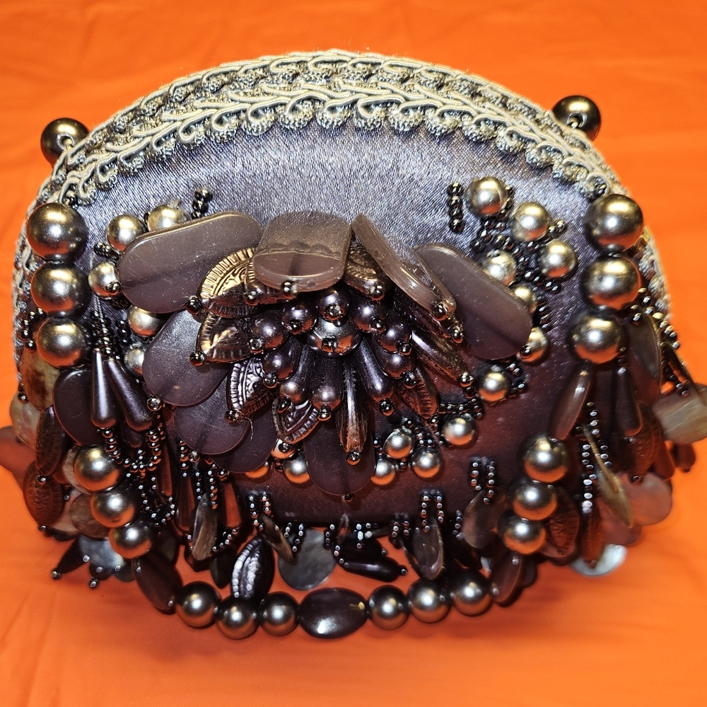 Expressions NYC Hard Shell Clamp Clutch/Bag Beaded Silver Floral  Embossed E.U.C
